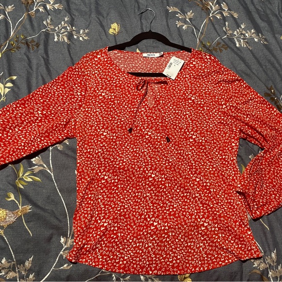 Cherry Red Top w/ Cute Heart Pattern - Picture 2 of 2